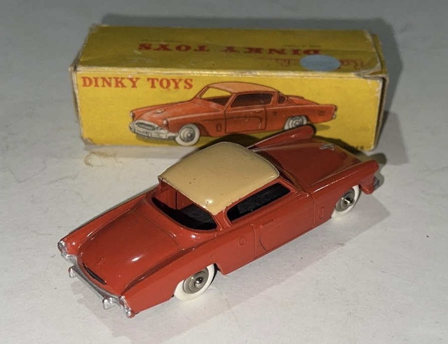 STUDEBAKER COMMANDER DINKY TOYS 1/43°