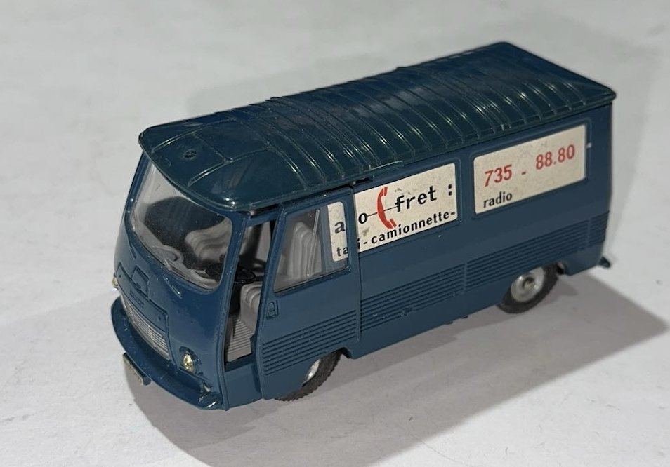 PEUGEOT J7 FOURGON ALLO-FRET DINKY TOYS 1/43°