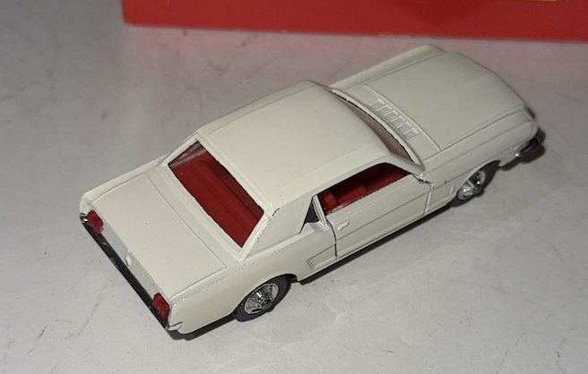 FORD MUSTANG SOLIDO 1/43°
