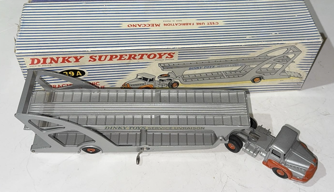 TRACTEUR UNIC ET SEMI REMORQUE PORTE VOITURES BOILOT DINKY 1/43°