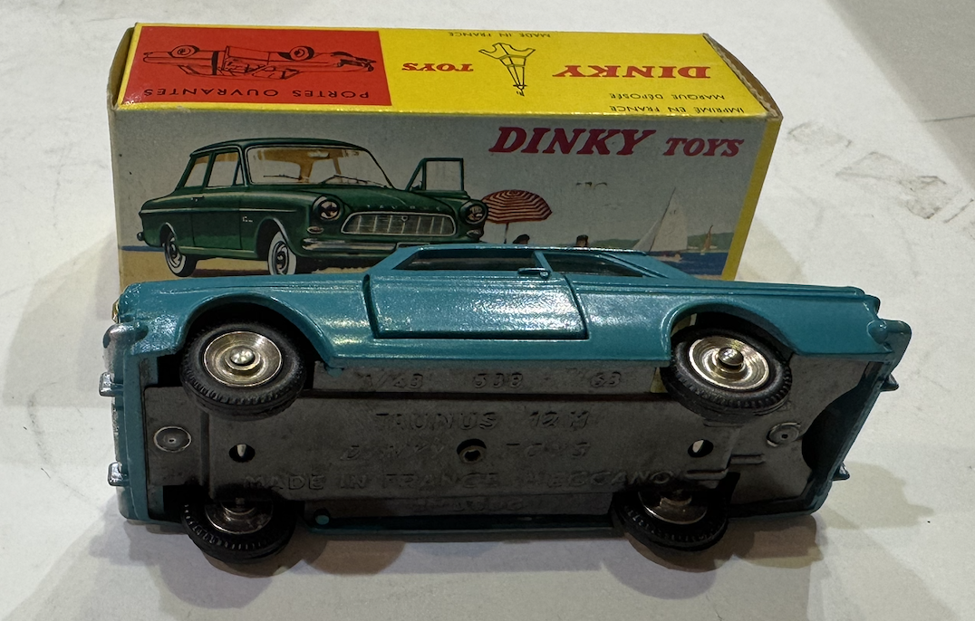 FORD TAUNUS 12 M DINKY TOYS 1/43°