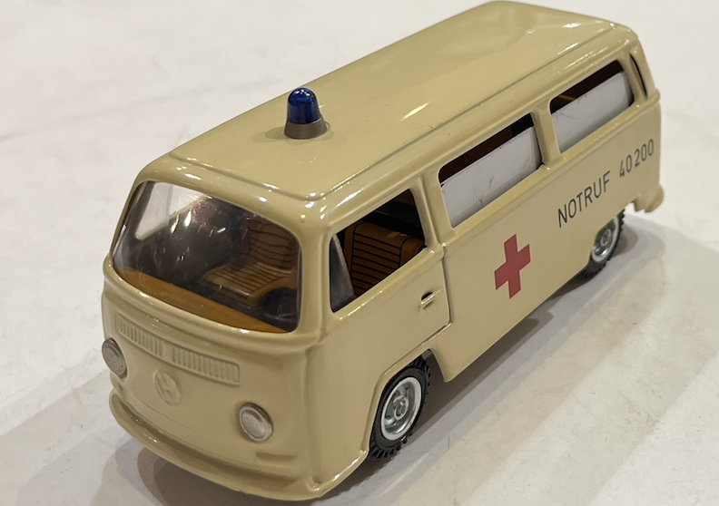 VOLKSWAGEN COMBI AMBULANCE CKO 1/43°