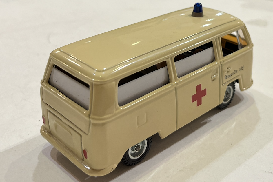 VOLKSWAGEN COMBI AMBULANCE CKO 1/43°