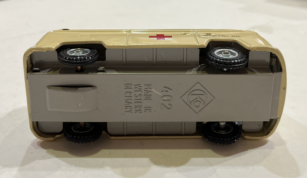 VOLKSWAGEN COMBI AMBULANCE CKO 1/43°