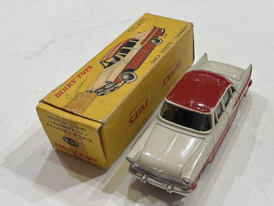 SIMCA CHAMBORD DINKY TOYS 1/43°