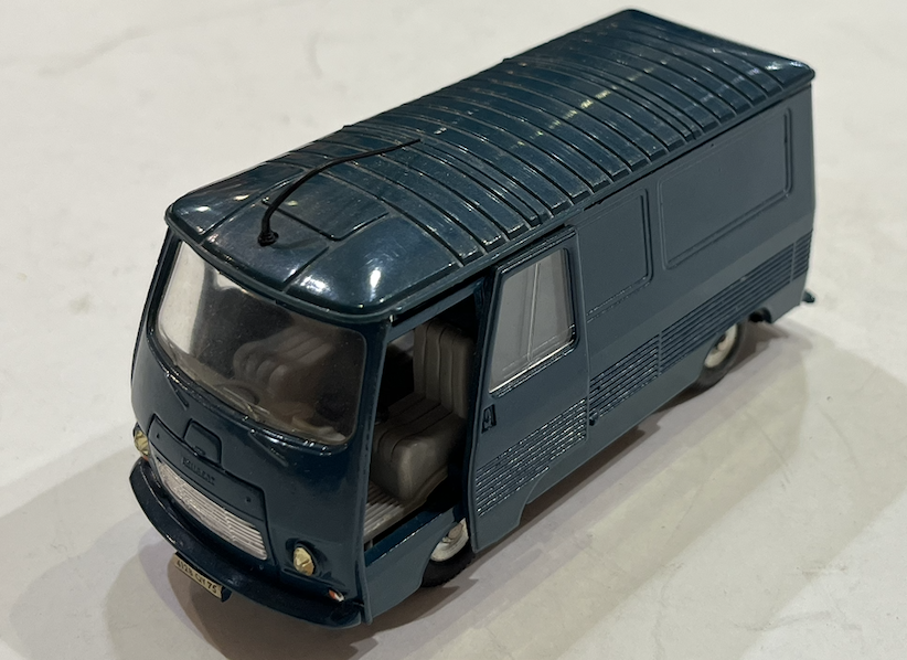 PEUGEOT J-7 FOURGON TOLE DINKY 1/43°