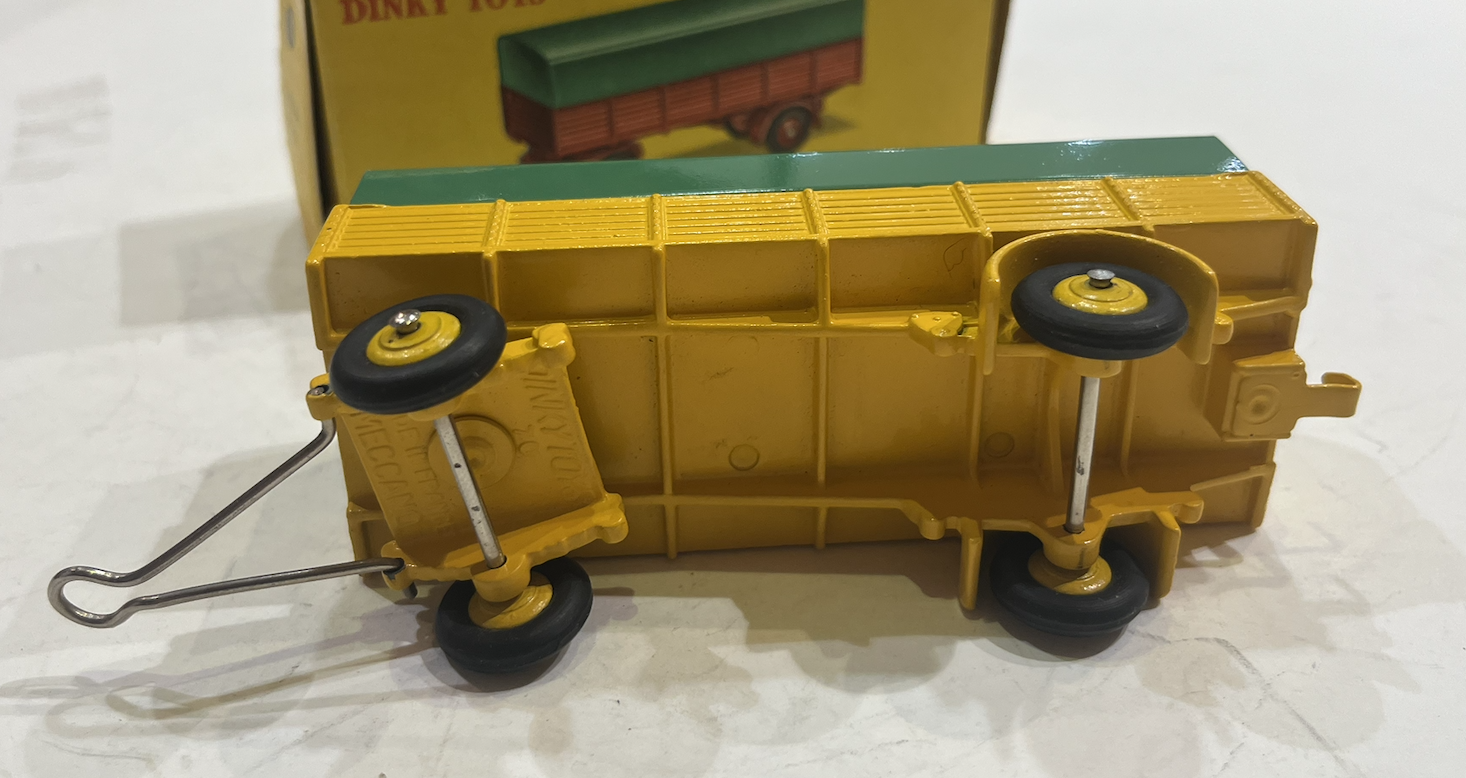 REMORQUE BACHÉE DINKY TOYS 1/43°