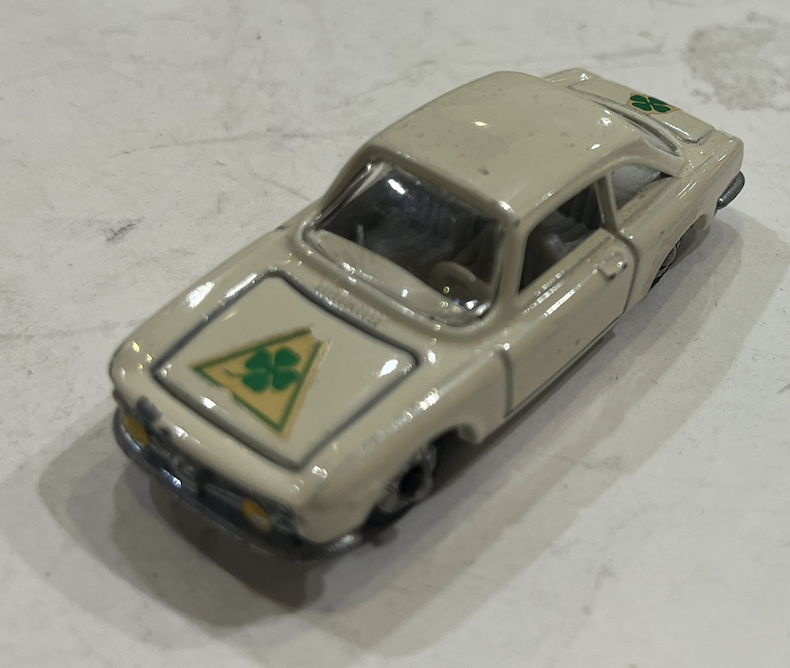 ALFA ROMEO GIULIA PENNY 1/64