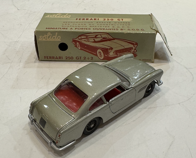 FERRARI 250 GT 2+2 SOLIDO 1/43