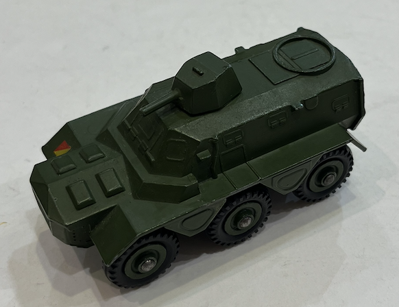 FERRET ARMOURED CAR DINKY TOYS 1/43°