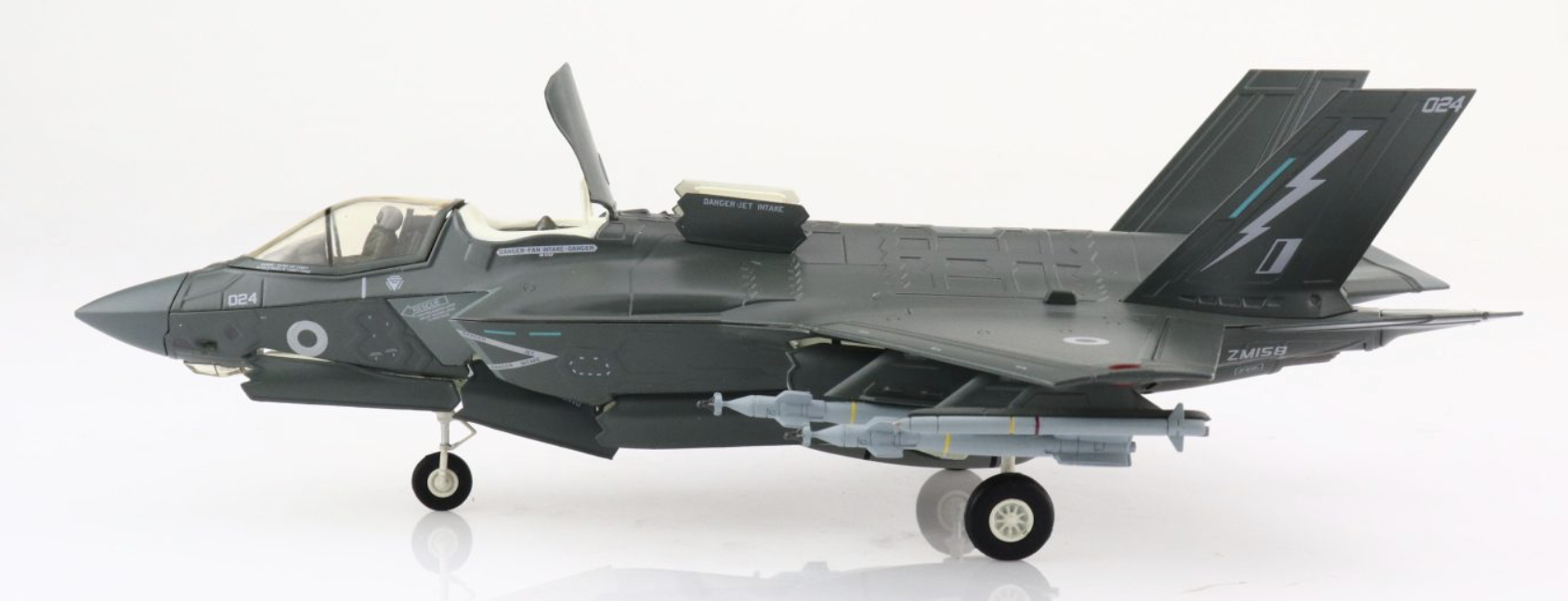 Lockheed Martin F-35B Lightning II ZM158, 207 Sqn., RAF, Jan 2022 “Beast Mode” Hobbymaster 1/72