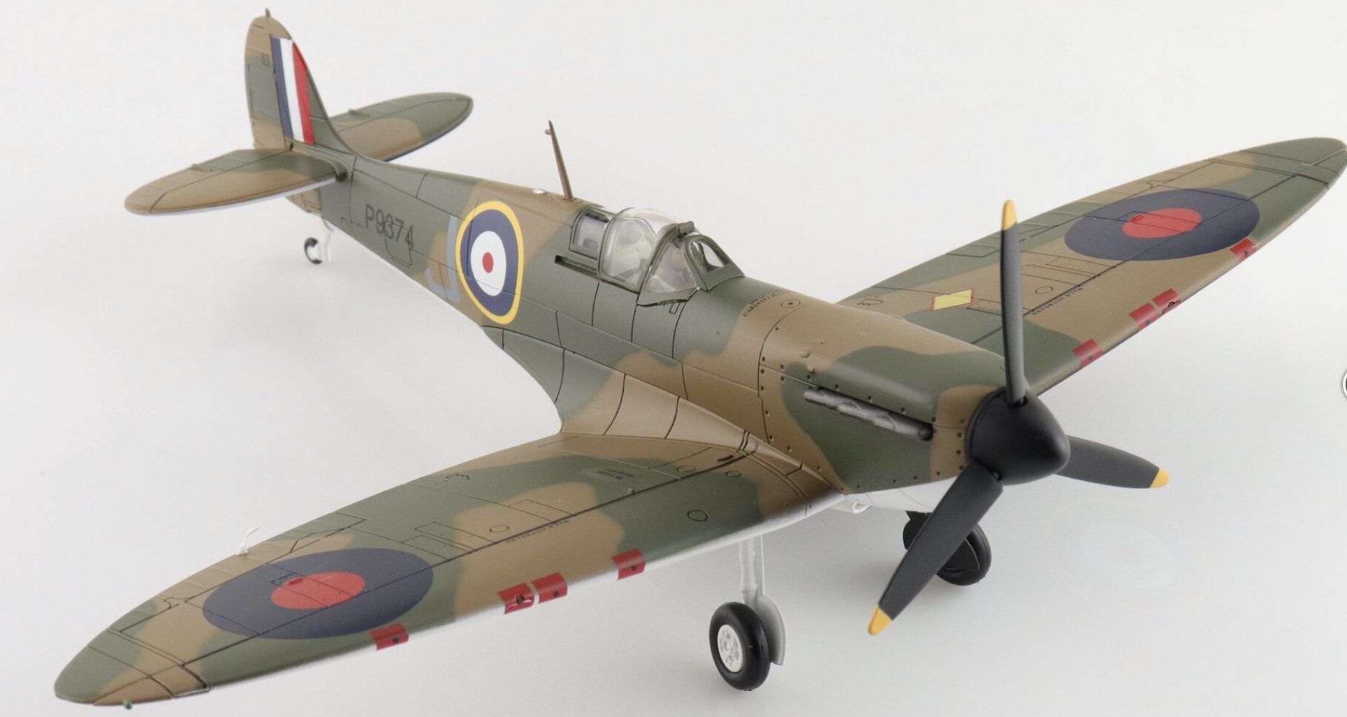 Spitfire Mk.Ia Hobbymaster 1/72