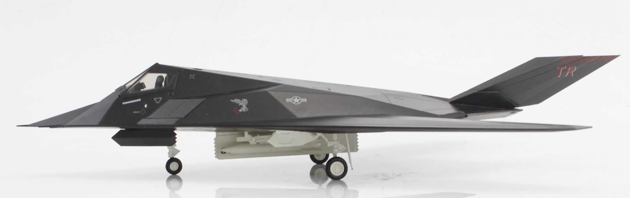 F-117A Nighthawk 88-0841, USAF, 2021 HOBBYMASTER 1/72