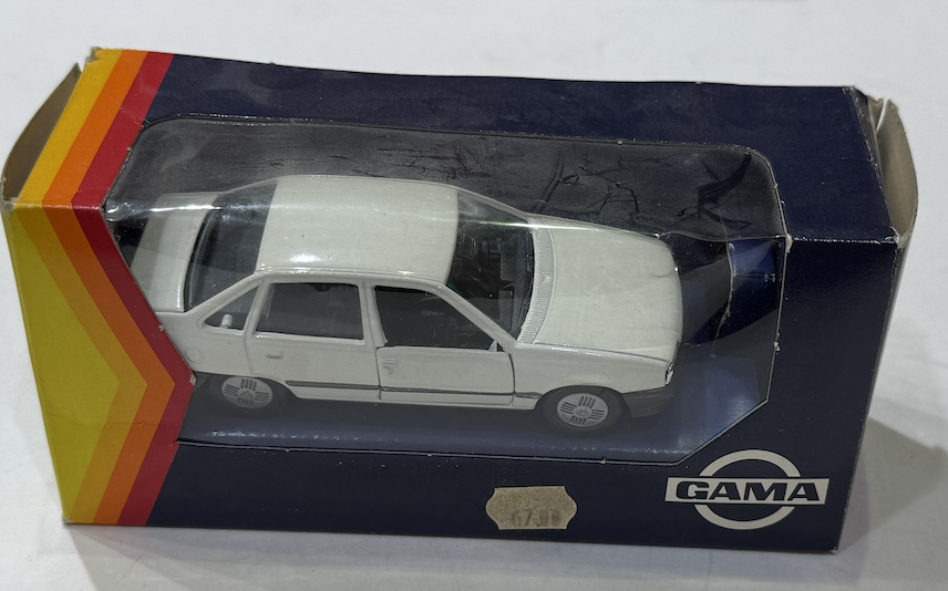 OPEL KADETT GLS GAMA 1/43