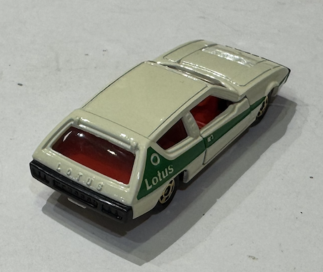 LOTUS ELITE TOMICA 1/64
