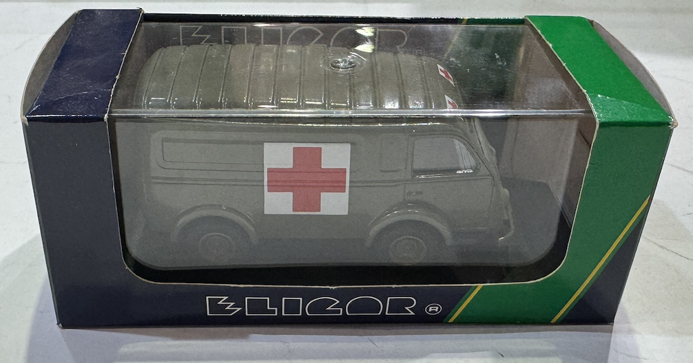RENAULT 1000KG AMBULANCE MILIATAIRE ELIGOR 1/43