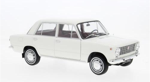 FIAT 124 BLANCHE 1970 IXO 1/18°