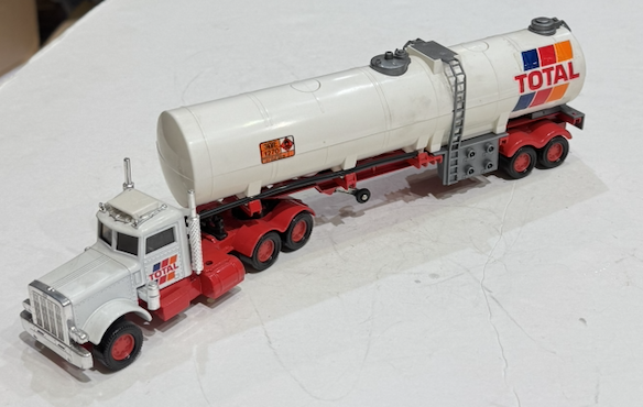 PETERBILD SUPER KING 1978 K-103 TANKER K-126 MATCHBOX 1/50
