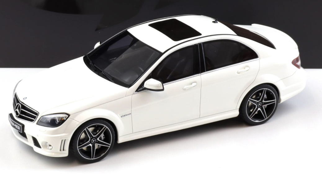 Mercedes C63 AMG W204 Limousine Diamond white 2007 GT SPRIT 1/18