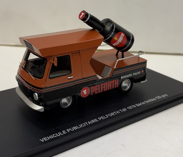Véhicule Publicitaire TDF 1977 Pelforth Noir et Bronze PERFEX 1/43