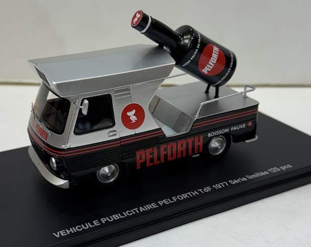 Véhicule Publicitaire TDF 1977 Pelforth Noir et Argent PERFEX 1/43