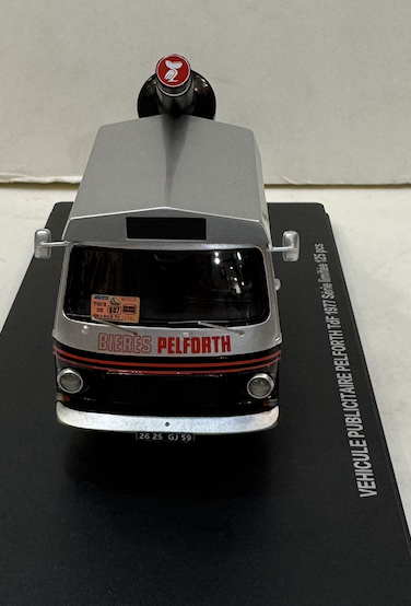 Véhicule Publicitaire TDF 1977 Pelforth Noir et Argent PERFEX 1/43