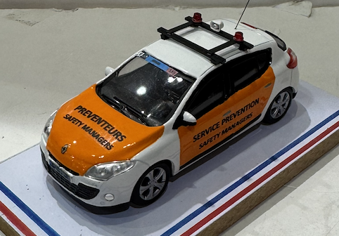 RENAULT MÉGANE SAFETY MANAGERS TDF 2012 AUTORECLAME 1/43