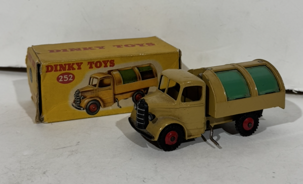 BEDFORD REFUSE WAGON DINKY TOYS 1/43