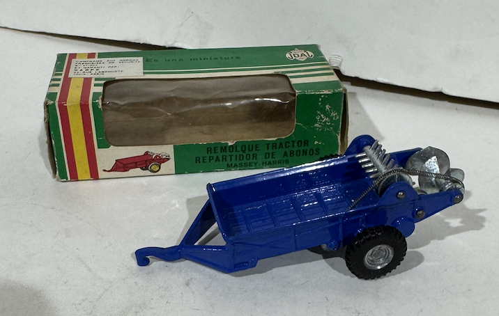 REMORQUE TRACTOR REPARTIDOR DE ABONOS MASSY-HARRIS JOAL 1/40