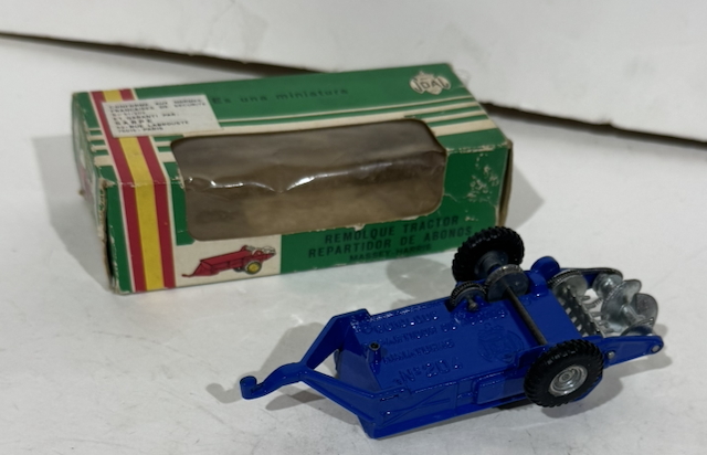 REMORQUE TRACTOR REPARTIDOR DE ABONOS MASSY-HARRIS JOAL 1/40