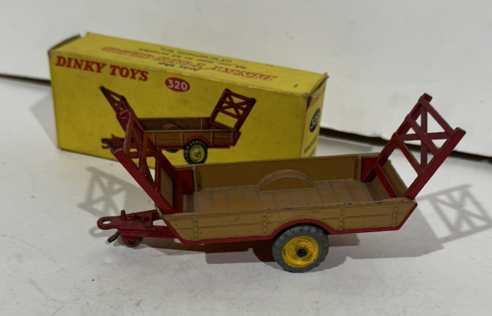 HARVEST TRAILER DINKY TOYS 1/43