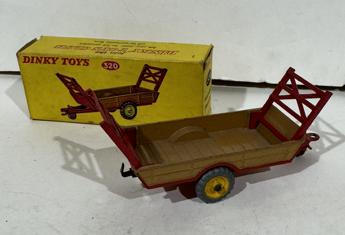 HARVEST TRAILER DINKY TOYS 1/43