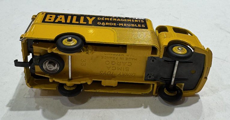 SIMCA CARGO  DINKY TOYS 1/43