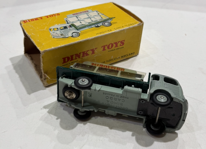 MIROITIER SIMCA CARGO  DINKY TOYS 1/43