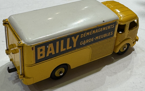 SIMCA CARGO  DINKY TOYS 1/43