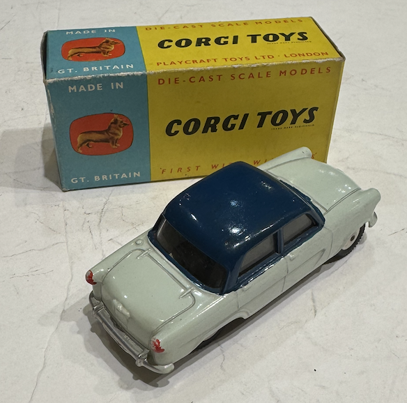 STANDARD VANGUARD 111 SALOON CORGI 1/43
