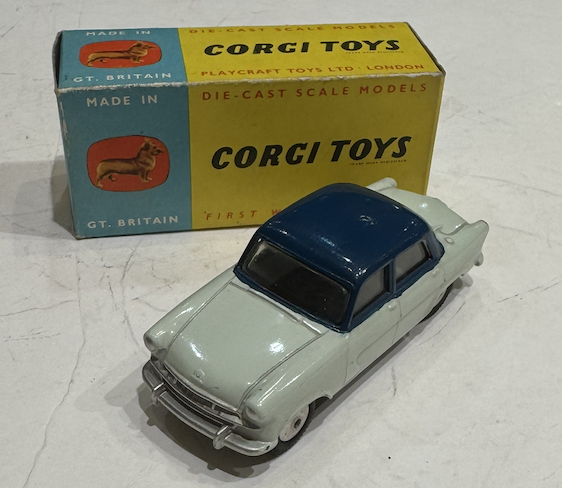 STANDARD VANGUARD 111 SALOON CORGI 1/43