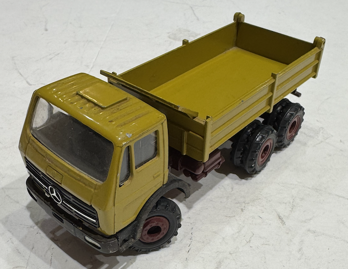 Mercedes-Benz 2626 AK Tipper Truck CONRAD 1:50