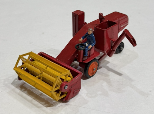 MASSEY FERGUSON MOISSONEUSE MATCHBOX 1/64