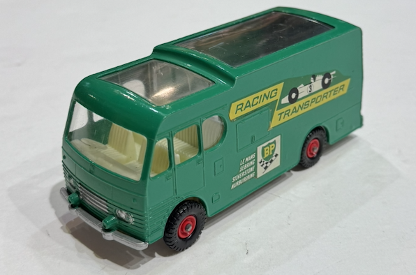 TRANSPORT VOITURE COURSE B.P MATCHBOX 1/64