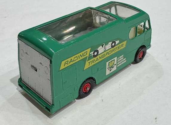 TRANSPORT VOITURE COURSE B.P MATCHBOX 1/64