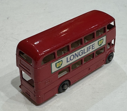 AUTOBUS LONGLIFE BP MATCHBOX 1/64