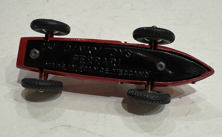 FERRARI COURSE DINKY TOYS 1/43°