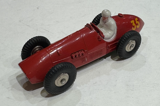 FERRARI COURSE DINKY TOYS 1/43°