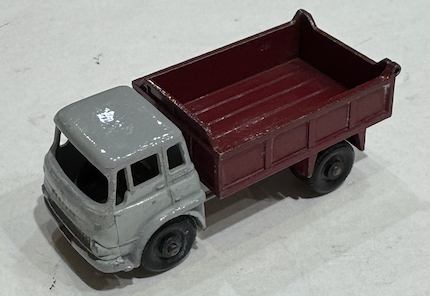 BEDFORD 7 TON TIPPER MATCHBOX 1/64