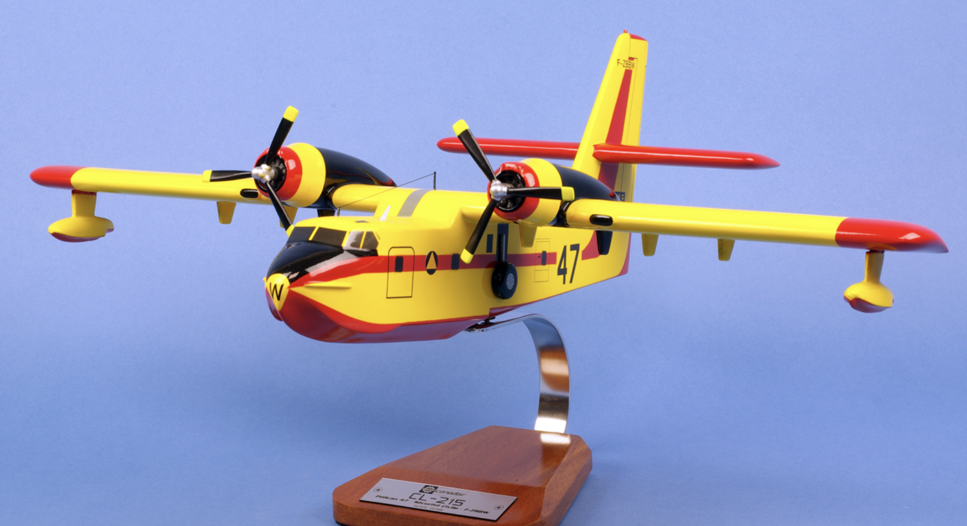 Canadair CL-215 Pélican n°47 F-ZBBW PILOT'S STATION 1/5