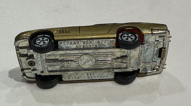 FERRARI BERLINETTA 275 GTB SIKU 1/64