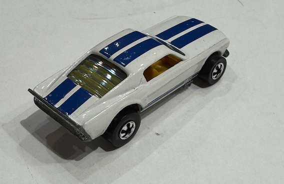 MUSTANG STOCKER HOT WEELS 1/64