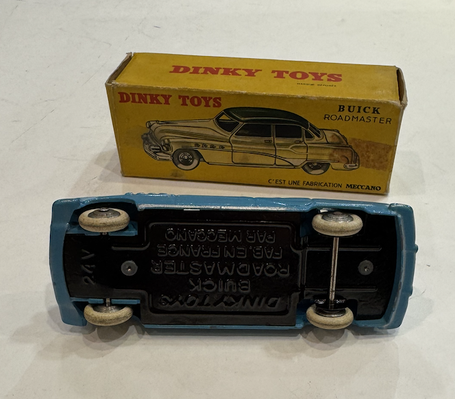 BUICK ROADMASTER BLEU 1958 DINKY TOYS 1/43°