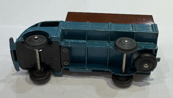 FORD PLATEAU BACHÉ DINKY 1/43